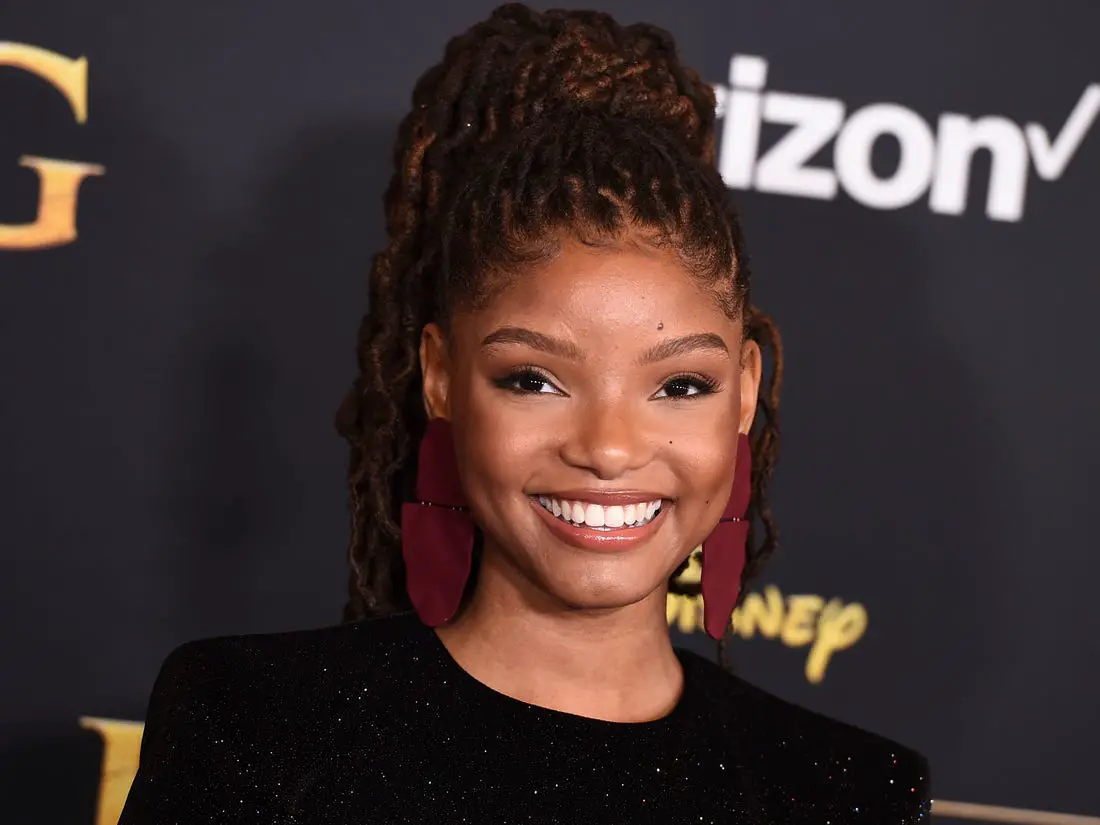 How tall is Halle Bailey?